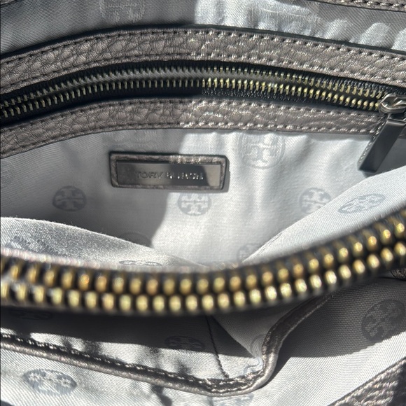 Tory Burch Black Leather”The Robinson Metallic Open Dome Satchel” - Picture 2 of 16